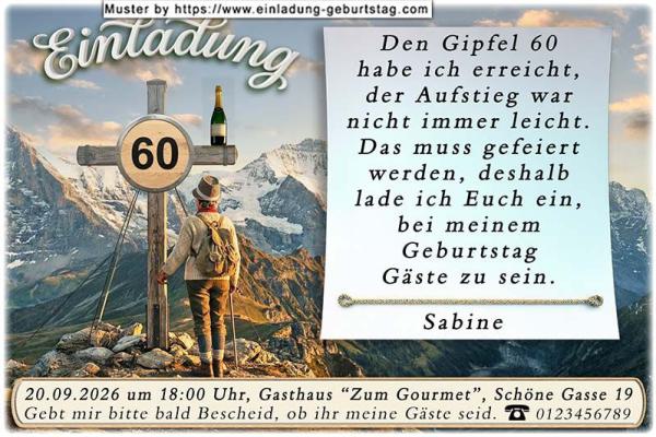 originelle Einladung Geburtstag mit der Frau vor einem Gipfelkreuz, auf dem Ihr Alter steht