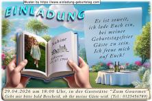 Die Einladung zum Geburtstag mit Ihrem Foto in der linken Seite eines Buches. Auf der rechten Buchseite befinden sich oben Ihr Name und unten Ihr Geburtstagsdatum.