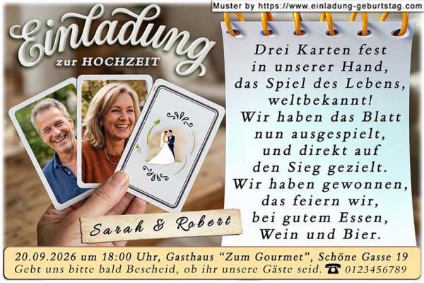 Die Hochzeitseinladung mit 2 Ihrer Fotos auf Spielkarten in einer Hand
