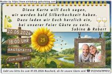 Die Einladung zur Silberhochzeit mit Ihrem Foto in einem rustikalen Holzrahmen