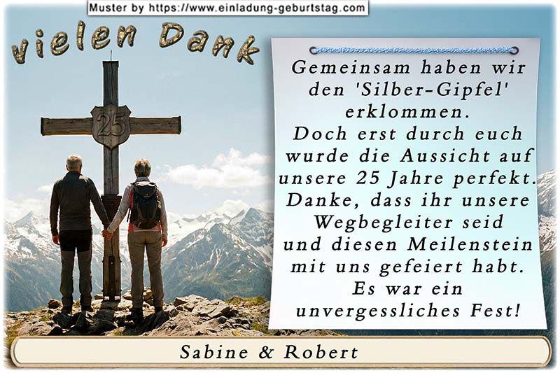 Die Danksagung zur Silberhochzeit - Sie haben gemeinsam den 25-er Berg erklommen und stehen und Hand in Hand vor dem Gipfelkreuz mit Ihrer Jubiläumszahl.