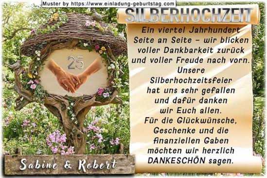 Die Danksagung zur Silberhochzeit - ein originelles Hinweisschild, umgeben von Blumen und Ästen, auf dem sich 2 Hände (Hand in Hand) befinden.